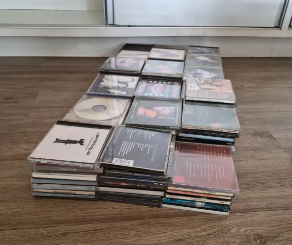 175 CDs + Gal Costa lacrado