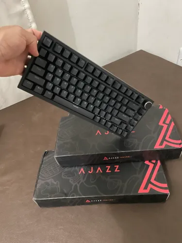 TECLADO MECÂNICO AJAZZ AK820 - PERFORMANCE GAMER E DESIGN COMPACTO