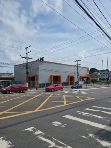 Prédio Comercial de Esquina 765m² c/ Mezanino e Estacionamento na Cachoeirinha