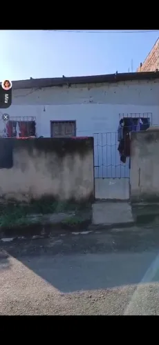 GRANDE OPORTUNIDADE: Casa frente de rua com 2/4 próximo a Nova Rodoviária