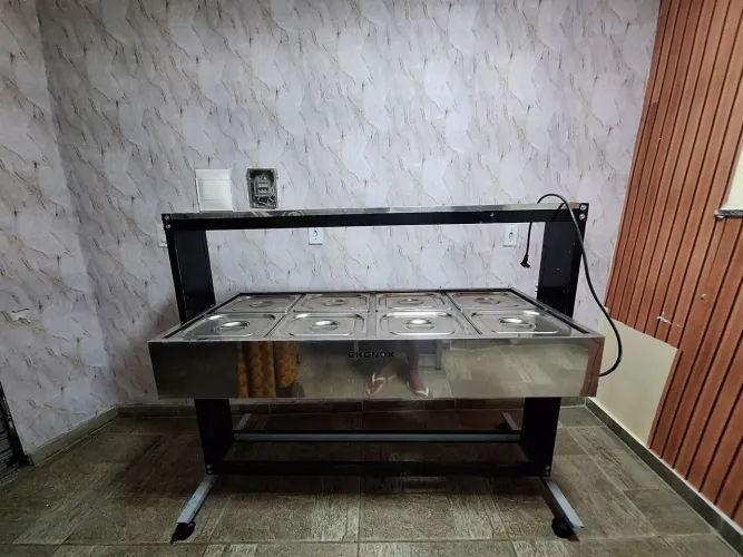 Estou vendendo esse Buffet Térmico Seminovo.