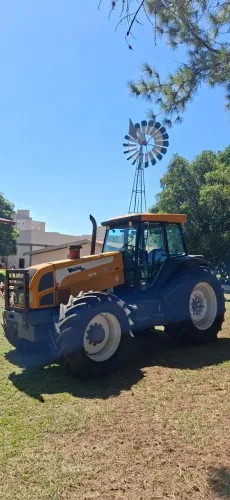 Trator Valtra BH145 - Ano 2012