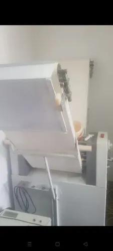 Lâminadora de massa folhada 