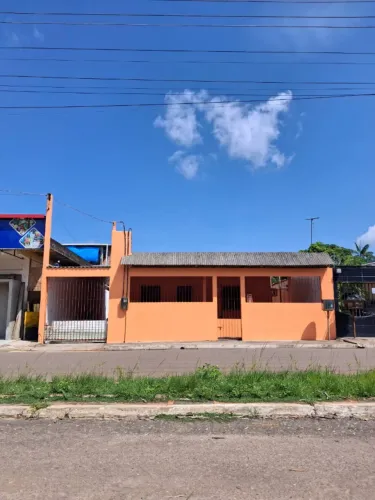 Casa com 3 Quartos + Kitnet em Santana, Amapá