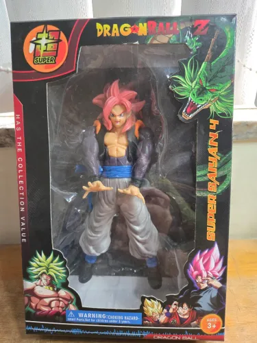 Boneco Dragon Ball Z.