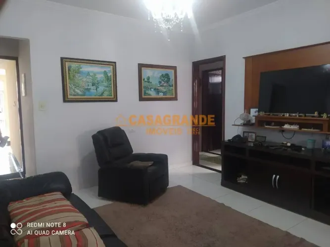 Casa 300m² 03 quartos com Edícula na Vila Tatetuba SJC