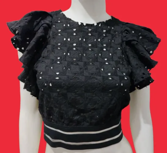 Blusa em laise nova e com etiqueta