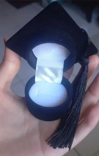 Caixinha para anel de formatura na cor preta
