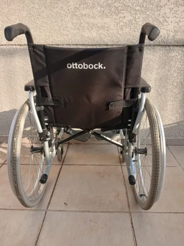 Cadeira de Rodas Ottobock Semi nova pouco uso - impecável