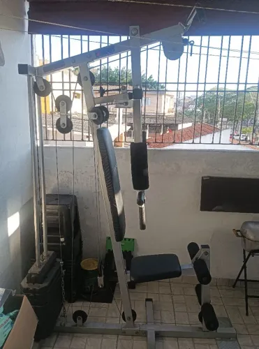 Aparelho de musculação 