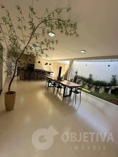 Casa à venda, 3 quartos, 1 suíte, 3 vagas, PRESIDENTE ROOSEVELT - UBERLANDIA/MG