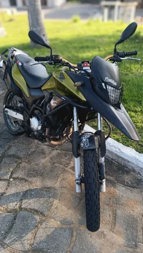 XRE 300 verde