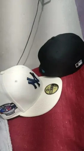 Boné New era original com nota fiscal nunca usado