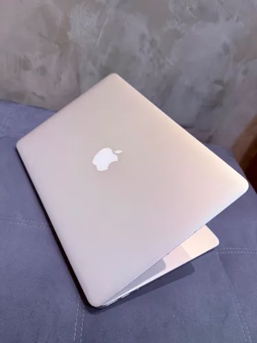 MacBook Air 2017 8gb RAM 256gb SSD - Conservado