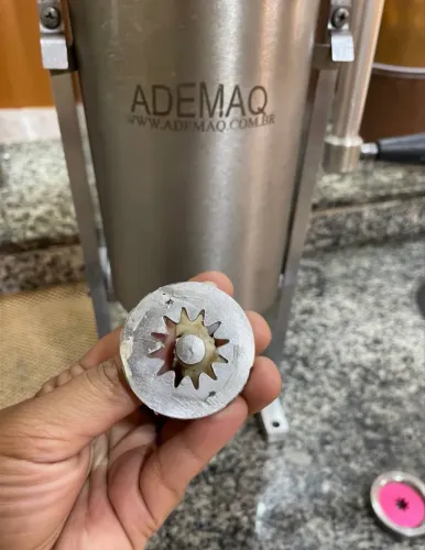 Masseira Extrusora de Churros Profissional Ademaq - Inox / Semi-nova