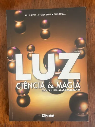 Livro; luz, ciência e magia