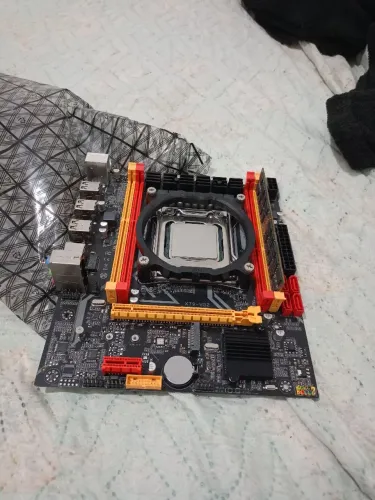 Placa mãe x79, memoria ram 16gb, processador xeon v2