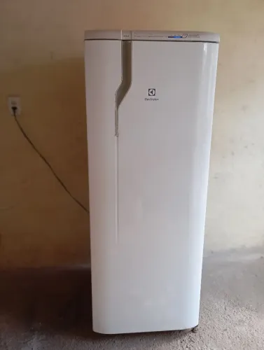 VENDE-SE GELADEIRA FROST FREE ELETROLUX