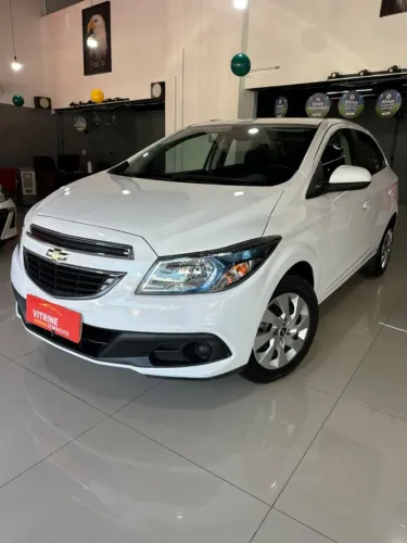 Chevrolet Onix Hatch LT 1.4 8V Flex Power Mec. 4P 2015