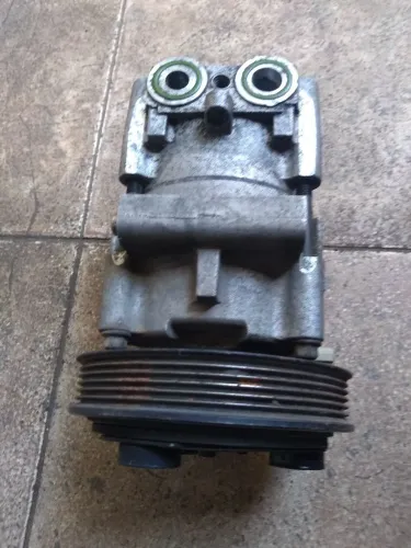 Compressor ar condicionado Ford Fiesta.