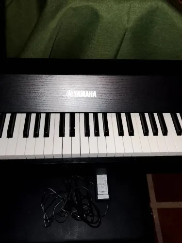Piano digital Yamaha YDP S55B