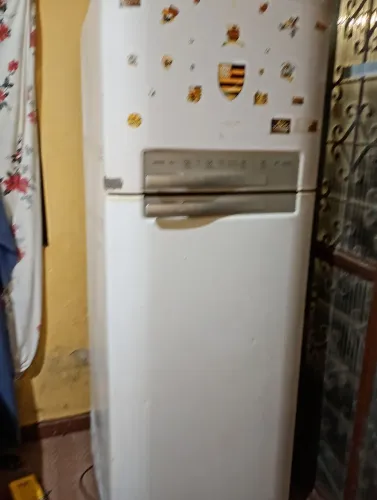 Geladeira Frost Free Electrolux df50