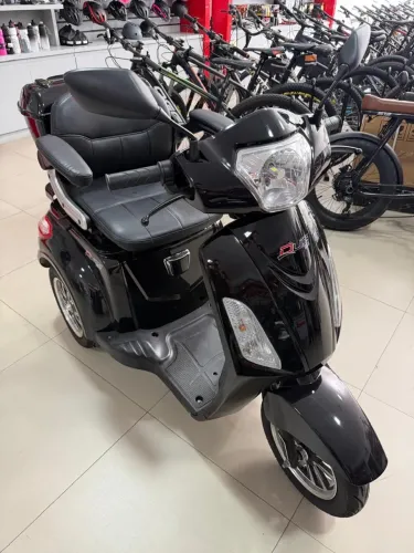 Vendo triciclo Duo1000 watts pouco usado