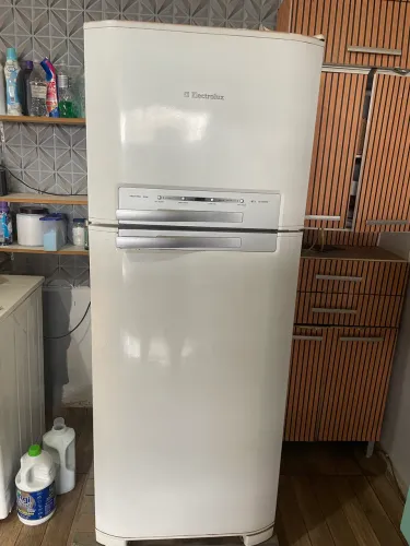 Geladeira Frost Free Electrolux 402 litros