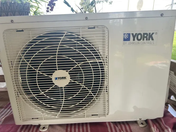 Ar Condicionado Split York 18.000 BTU Usado