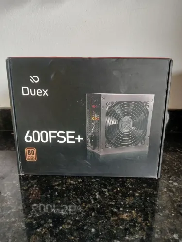 Vendo uma fonte Duex seminova de 600FSE+