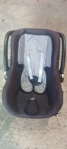 Vendo bebê conforto 150,00