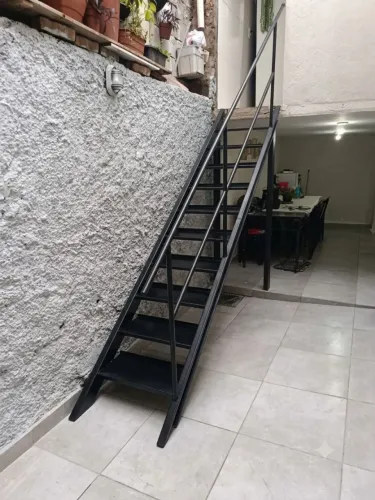 Escada Metálica Corrimão