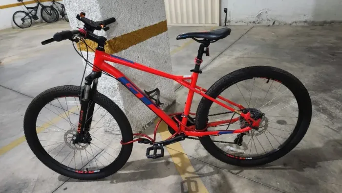 Bicicleta GT Aggressor - Aro 27.5 - Quadro S (Vermelha)