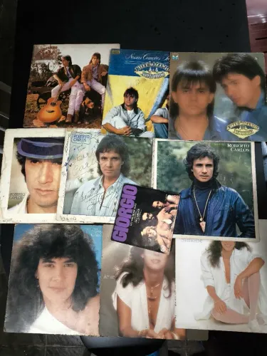 Lote de discos de vinil (são 54 discos de vinil)