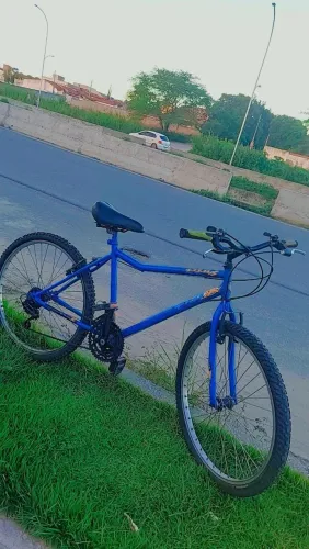 Vendo Bicicleta aro 26 de marcha bem arrumadinha 