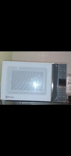 180R$ Microondas Semi-Novo Electrolux
