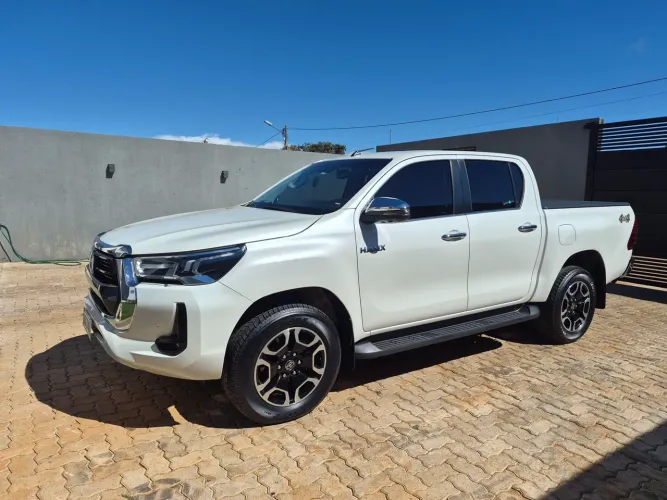Toyota Hilux CD SRX 4X4 2.8 TDI 16V Diesel Aut. 2022