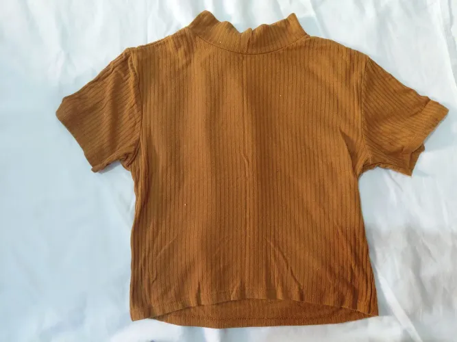 Blusa canelada marrom