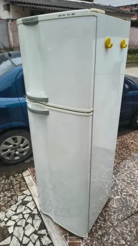 Geladeira Electrolux Frost Free 110volts 340l funcionando perfeitamente ( entrego)