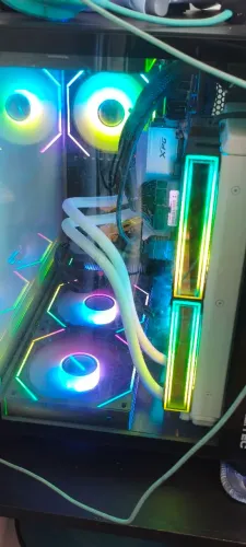 PC GAMER - RODA TUDO