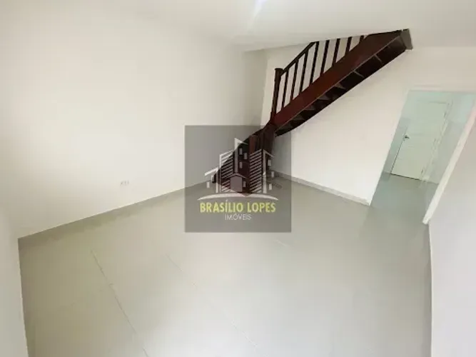 Sobrado para aluguel tem 100 metros quadrados com 2 quartos em Vila Dom Pedro I - São Paul