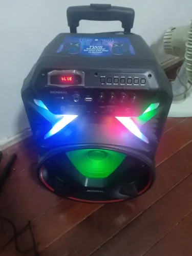 Caixa de som via bluetooth mondial
