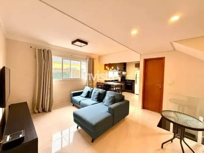 Casa à Venda no Marapé em Santos com 2 Suítes e Vaga Fechada