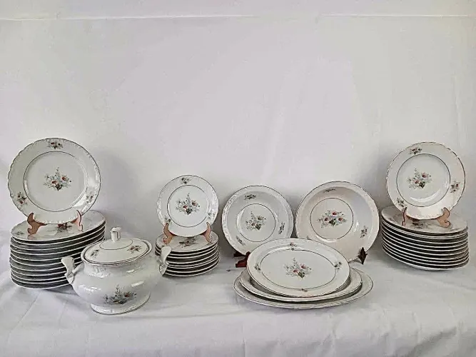 APARELHO DE JANTAR, PORCELANA MAUÁ, ANOS 60 - NOVO!