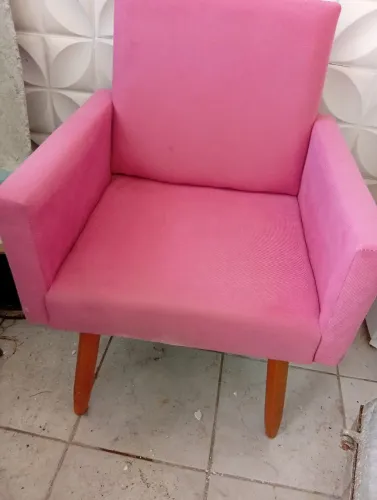 Vendo poltrona bom estado 70 reais pra vender logo