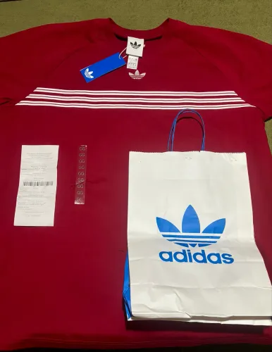 Camiseta Adidas ORIGINAL (NUNCA USADA)