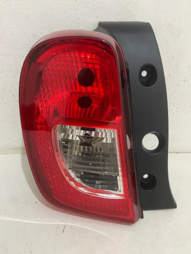 Lanterna Traseira Nissan March 2016 2017 2018 2019 2020 2021  Lado Esquerdo Original  