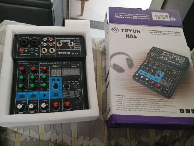 Mesa de áudio Teyun Na4 (NOVO)