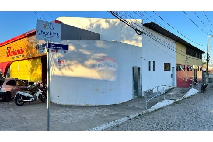 "Ponto Comercial Ideal em Av. Exupério, Jequié"
