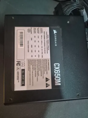 Fonte de alimentação CORSAIR CX650M